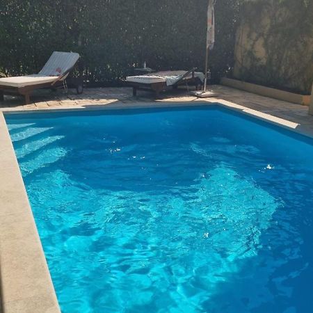 Casa Emma With Pool Lägenhet Poreč Exteriör bild