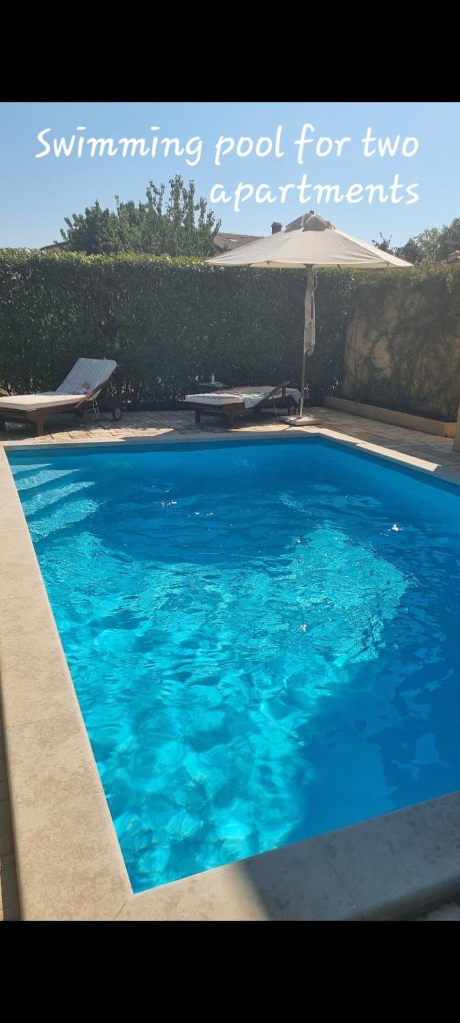 Casa Emma With Pool Lägenhet Poreč Exteriör bild